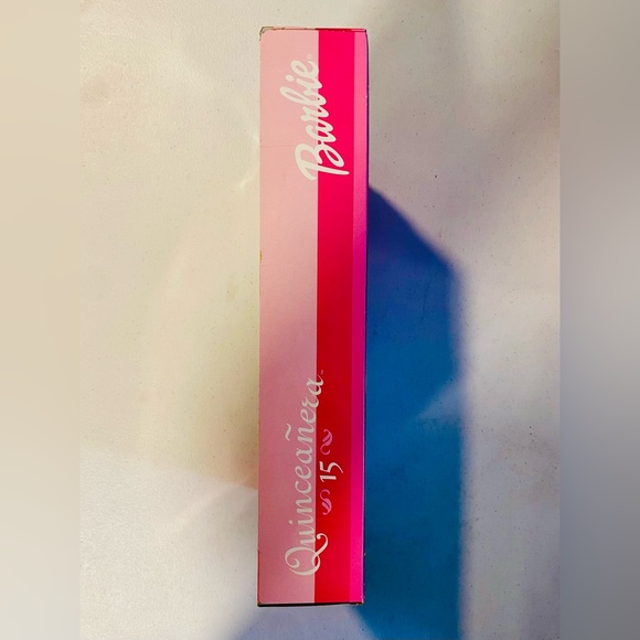 2000 Barbie - Picture 2 of 4